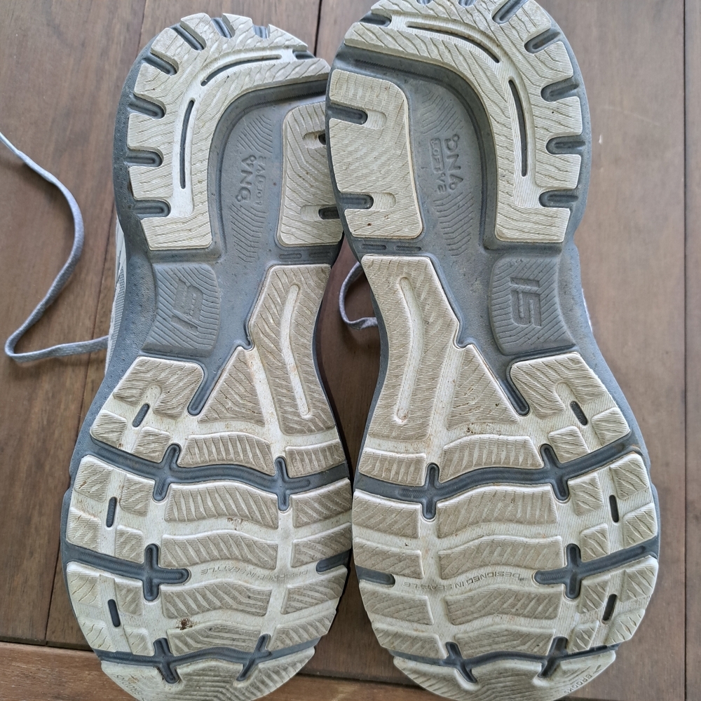 Brooks Gray Athletic Shoes with Speckled Design - Picture 11 of 13